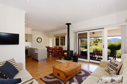 Bimbadeen - Comfortable Country Styled House! - Kalgoorlie Accommodation 1