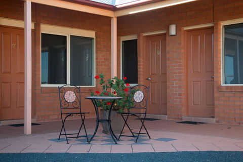Bishop's Lodge Motor Inn - Kalgoorlie Accommodation 1