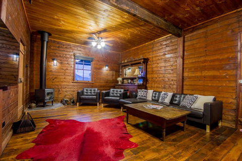 Blaxland's Cottage - Kalgoorlie Accommodation 2