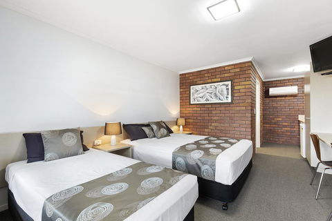 Blue Shades Motel - Kalgoorlie Accommodation 3