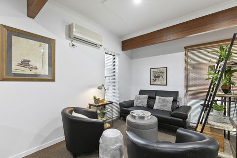 Blue Shades Motel - Kalgoorlie Accommodation 1