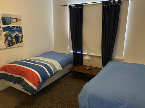 Blue Sky Escapes Seaview Apartment - Kalgoorlie Accommodation 2