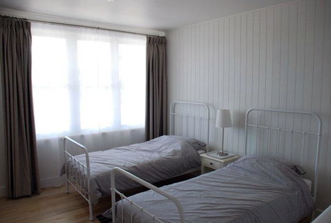 Bluebell - Kalgoorlie Accommodation 0