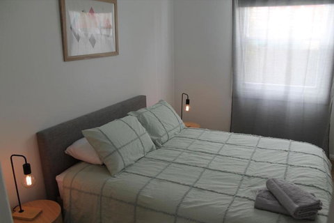 The Renmarkable Cottage - Kalgoorlie Accommodation 2