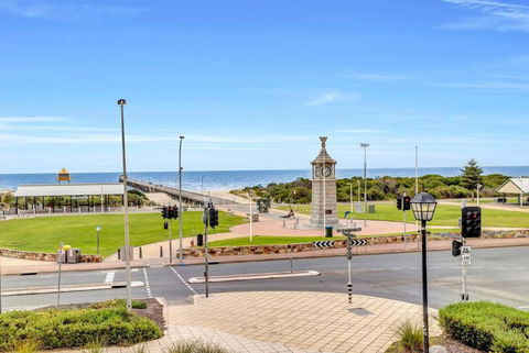 The Seaside Loft - A Breezy Beachside Lifestyle - Kalgoorlie Accommodation 2