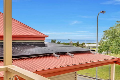 The Seaside Loft - A Breezy Beachside Lifestyle - Kalgoorlie Accommodation 3