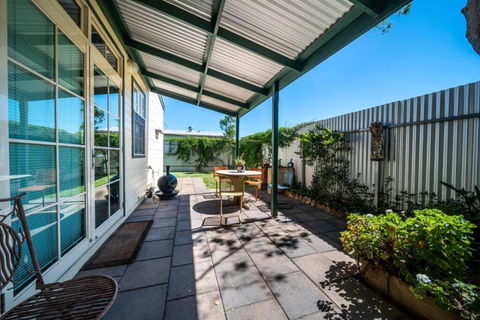 The Spotted Cow,city Fringe,pet Friendly-Free Wine - Kalgoorlie Accommodation 3