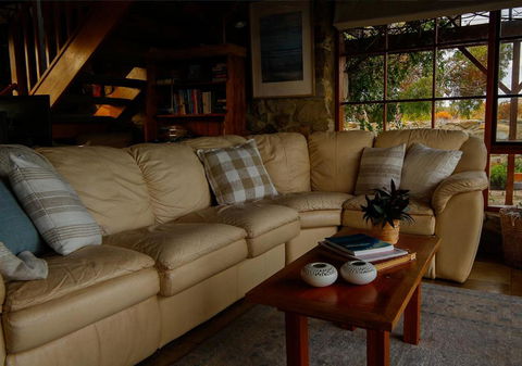 Waterfront - Bluff Beach House, Park Beach - Kalgoorlie Accommodation 3