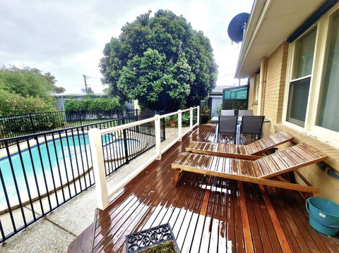 Waterfront Quiet Stay Off Geelong & Avalon Airport - Kalgoorlie Accommodation 2