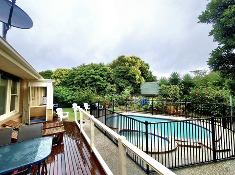 Waterfront Quiet Stay Off Geelong & Avalon Airport - Kalgoorlie Accommodation 1