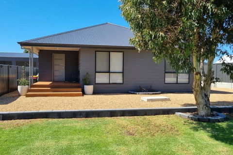 Wellington Marina70 - Kalgoorlie Accommodation 1