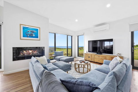 Whale Haven - Kalgoorlie Accommodation 0