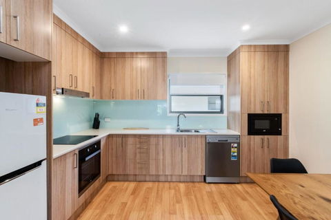 Wharf At North Batemans - Kalgoorlie Accommodation 3