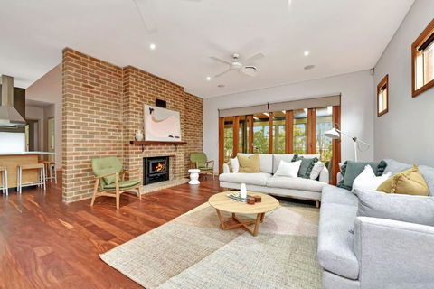 Wine, Dine And Relax - Central To Vineyards And Wedding Venues - Kalgoorlie Accommodation 2