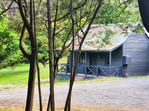 Daylesford - FROG HOLLOW ESTATE - The Homestead - Kalgoorlie Accommodation 0