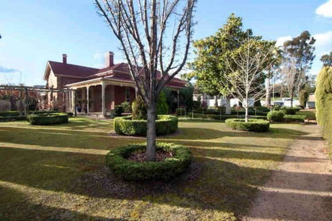 St Arnaud Historic Dundrennan With 5 Bedrooms - Kalgoorlie Accommodation 0