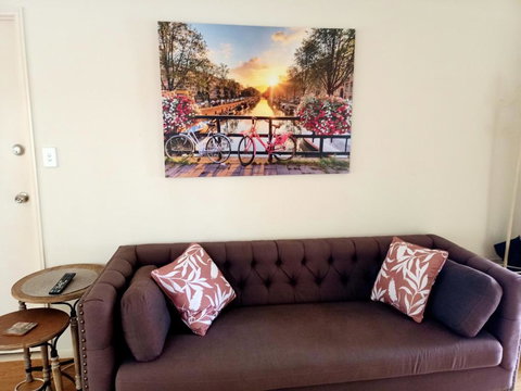 Tingalpa Townhouse Treat - Kalgoorlie Accommodation 2