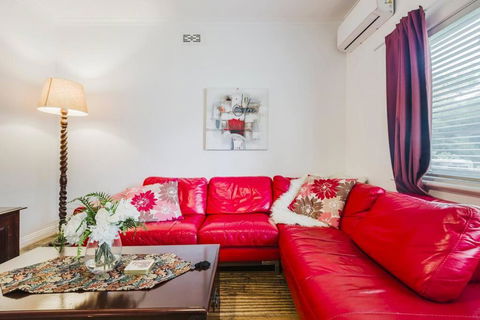 Yarraville Garden Large Home With Yard And Parking - Kalgoorlie Accommodation 0