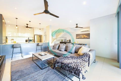 ZEN ARCTIC Luxury 2-Story T/House + Pool & Markets - Kalgoorlie Accommodation 1