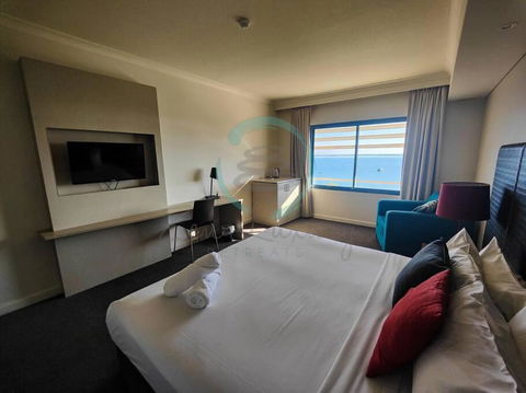 ZEN88 ESPLANADE: Hotel Suite W/ Ocean/Sunset Views - Kalgoorlie Accommodation 0