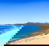 Kayak with Dolphins and 4WD Great Beach Drive Day Trip from Noosa - Kalgoorlie Accommodation