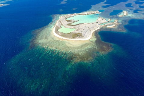 Abrolhos Islands Fixed-Wing Scenic Flight - Kalgoorlie Accommodation 4