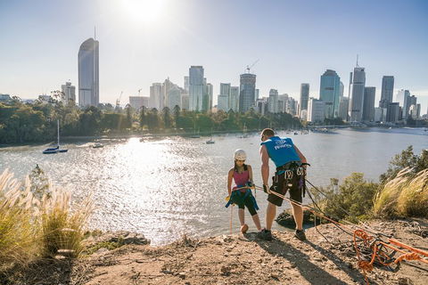 Abseiling The Kangaroo Point Cliffs In Brisbane - Kalgoorlie Accommodation 1