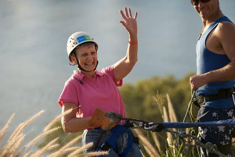 Abseiling The Kangaroo Point Cliffs In Brisbane - Kalgoorlie Accommodation 2