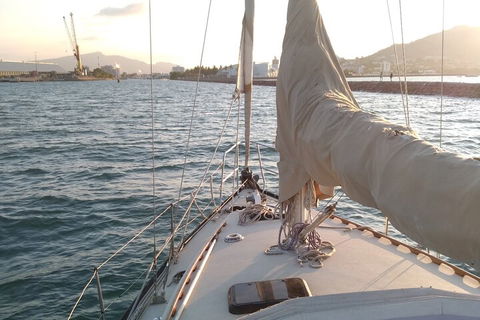 Townsville Small Group Early Morning Sailing Cruise Boat Tour Charter Hire - Kalgoorlie Accommodation 1