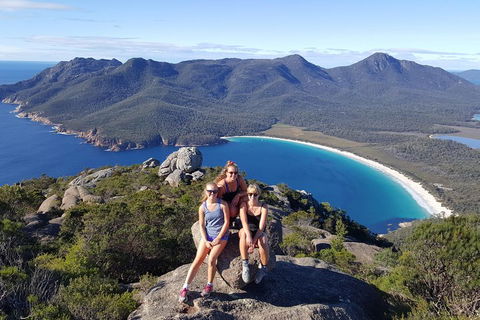 2-Day Tas East Coast Escape Tour Including Bay Of Fires, Wineglass Bay & Devils - Kalgoorlie Accommodation 1
