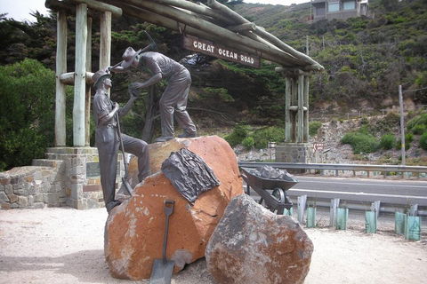 Great Ocean Road & Phillip Island Overnight Tour - Kalgoorlie Accommodation 1