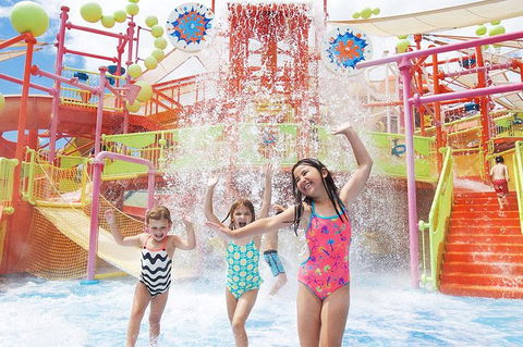 Theme Park Transfer From Brisbane - Kalgoorlie Accommodation 3